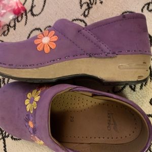 Dansko GIRLS sz 29 Shoes